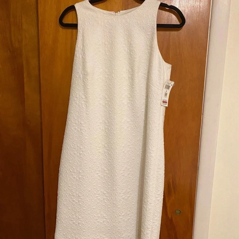 Ralph Lauren Classic Sheath Sleeveless White Embossed Print Lined Dress, Size 6 - Picture 3 of 8